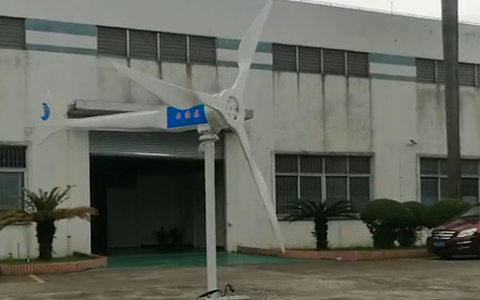 300w風(fēng)機(jī)是(shì)目前國(guó)內(nèi)唯一(yī)能(néng)滿足市(shì)政要(yào)求的(de)風(fēng)光(guāng)互補路(lù)燈小(xiǎo)型風(fēng)力發電(diàn)機(jī)